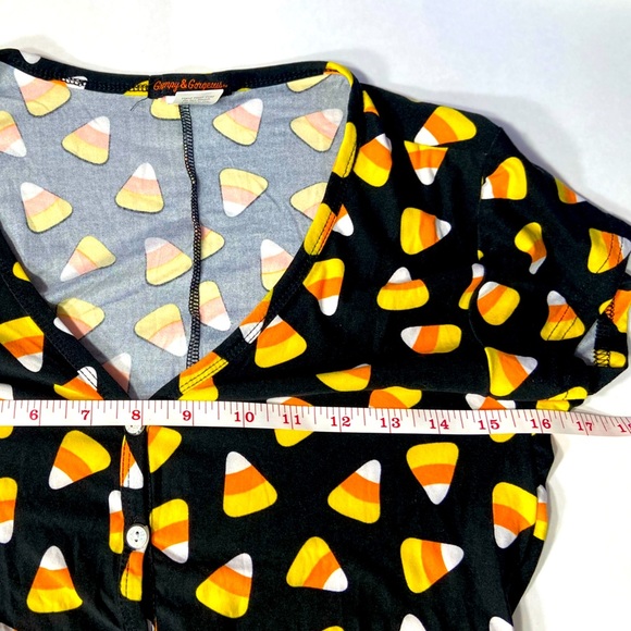 Grumpy & Gorgeous - BITE ME Candy Corn Short Bottom Onesie w/ Butt Flap 🍭🎃 - Picture 11 of 14